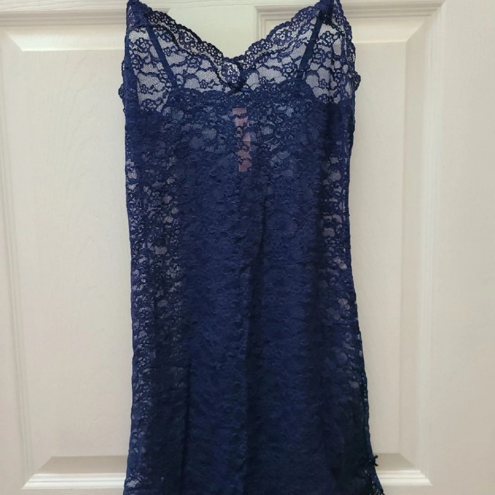 Victoria's Secret Sheer Lace Mini Slip XS